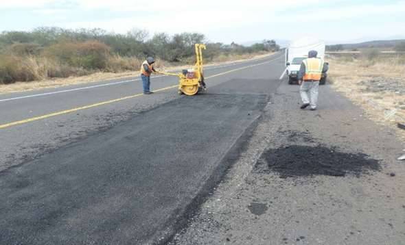 Foto 3: Conservación rutinaria, red estatal de caminos, zona Celaya 3
